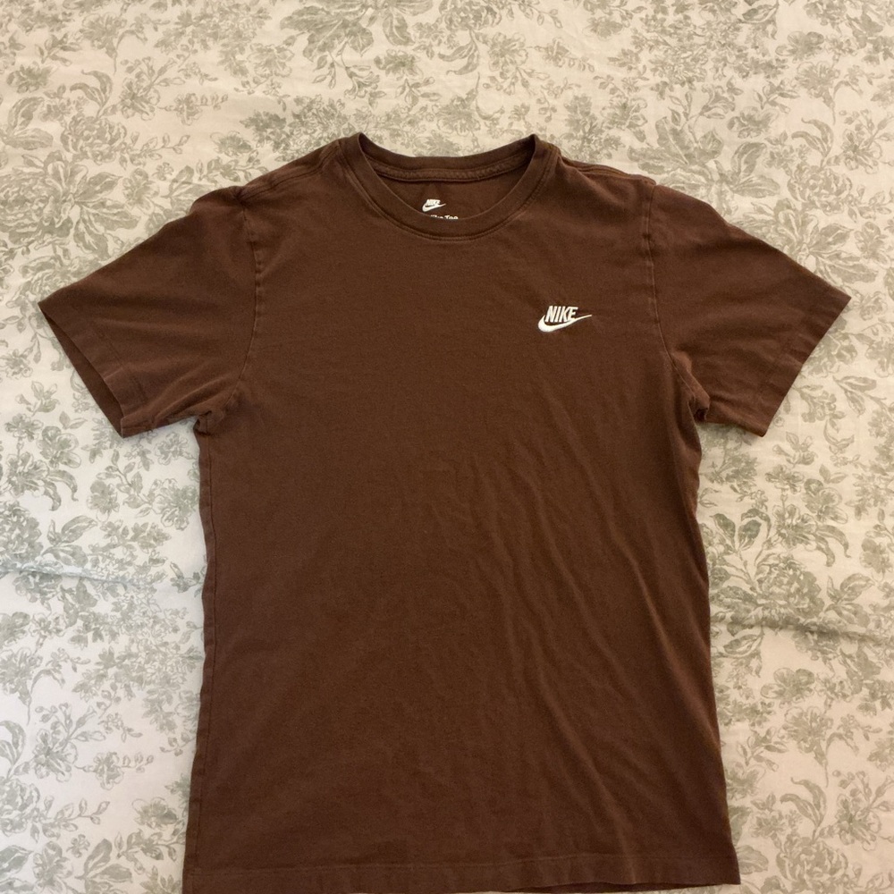 Nike Men's Chocolate Brown Short Sleeve Tee